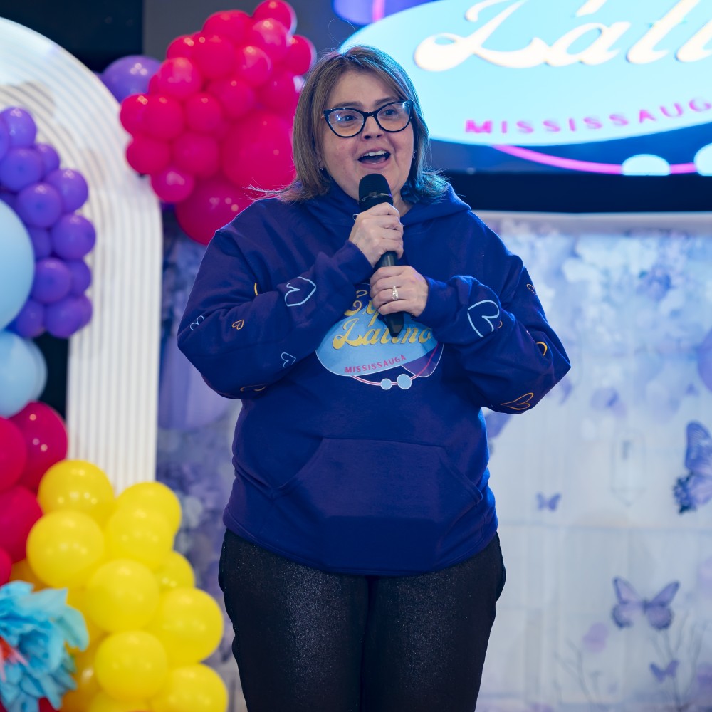 Presentación en el escenario de la Expo Latino Feria